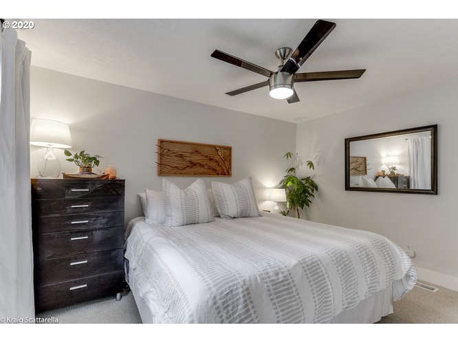 5332 Southwest Baird Street Portland, OR 97219 - Photo 22 of 32 Gallery Image 22