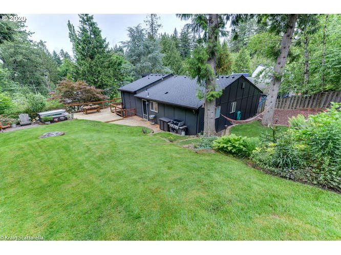5332 Southwest Baird Street Portland, OR 97219 - Photo 29 of 32 Gallery Image 29
