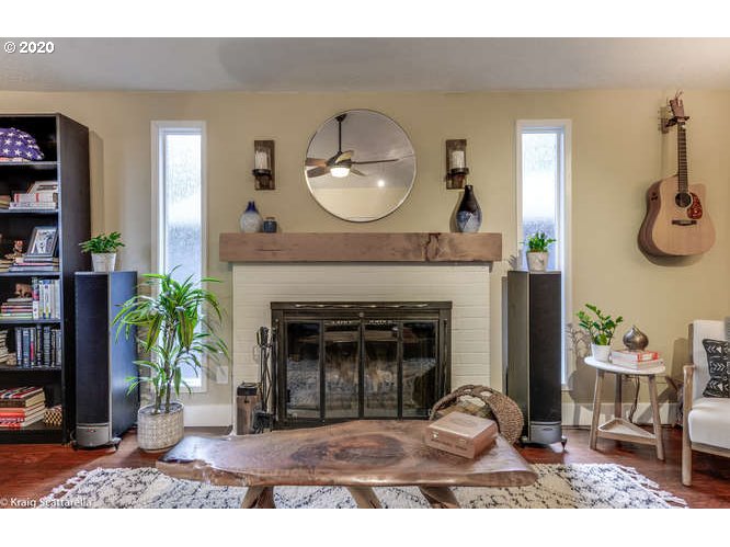 5332 Southwest Baird Street Portland, OR 97219 - Photo 6 of 32 Gallery Image 6