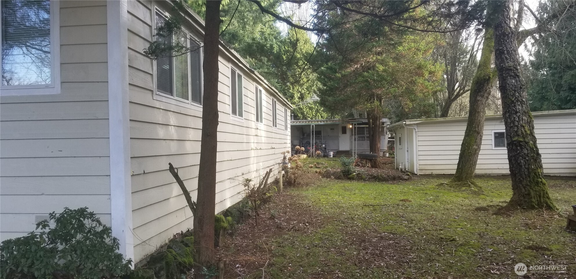 334 Devoe Street Northeast Olympia, WA 98506 - Photo 16 of 29 a view of a back yard of the house