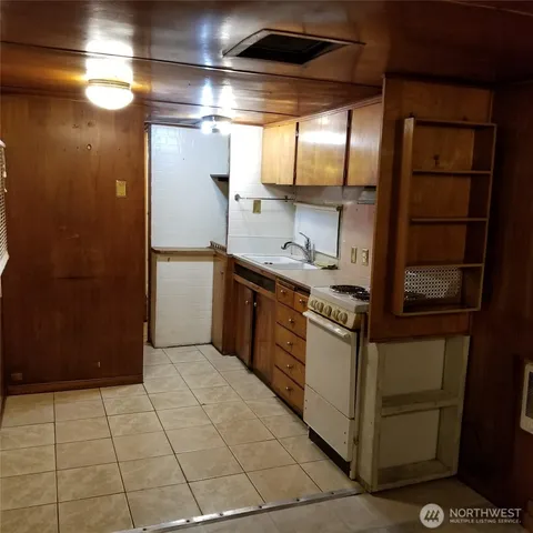 a front view of house with yard