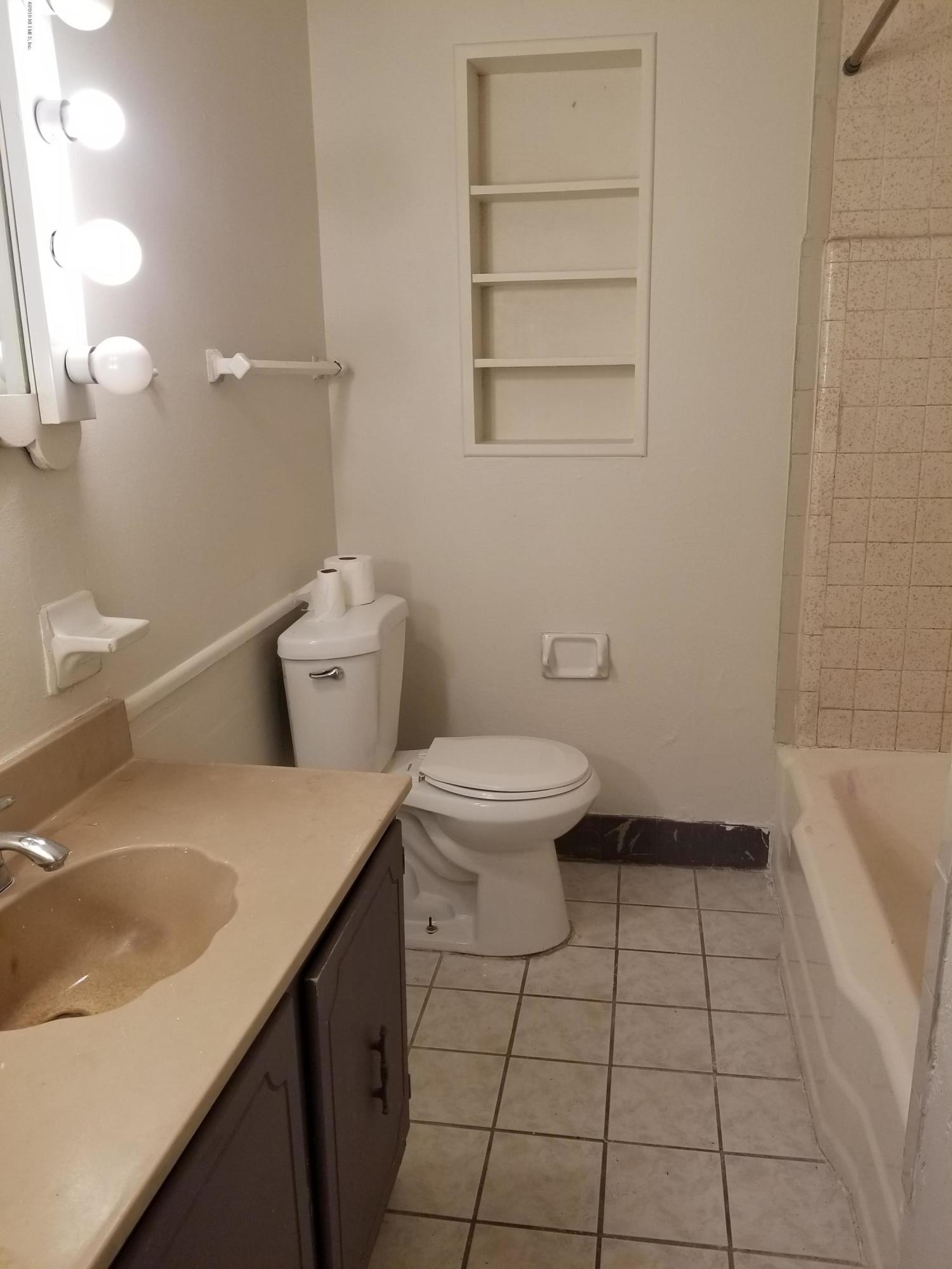 2434 Evernia Road Jacksonville, FL 32211 - Photo 20 of 29 Hall bath
