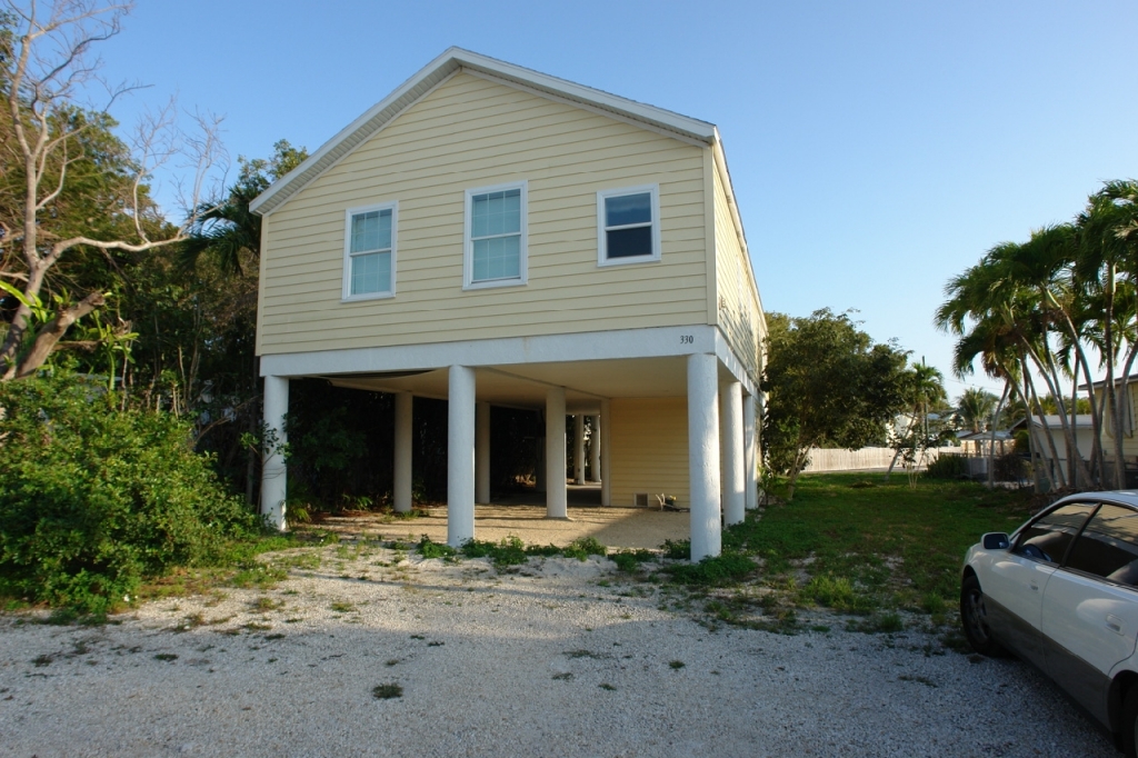 330 Vaca Road Key Largo, FL 33037 - Photo 1 of 14 Exterior Front