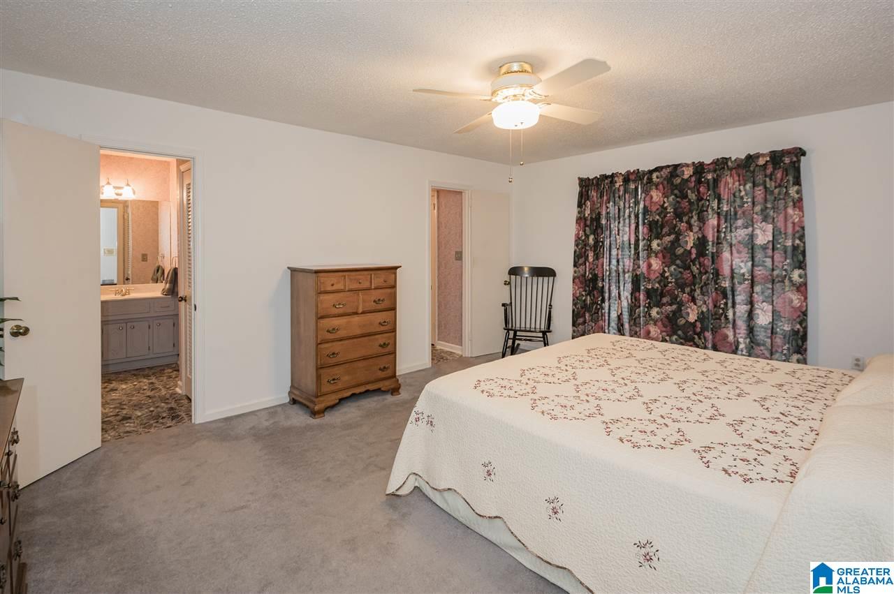 681 Valley View Road Pelham, AL 35124 - Photo 20 of 39