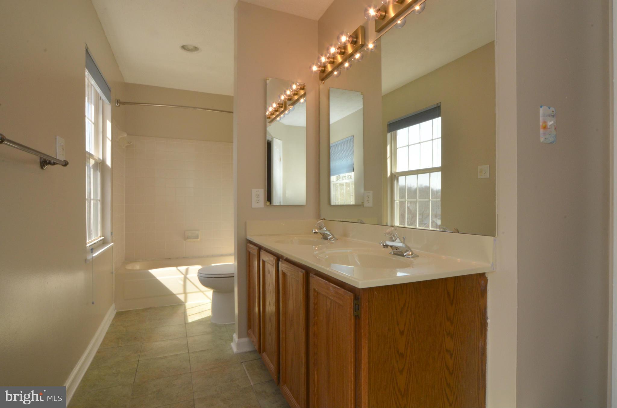 8301 Triple Crown Road Bowie, MD 20715 - Photo 16 of 30 Bath (Master)