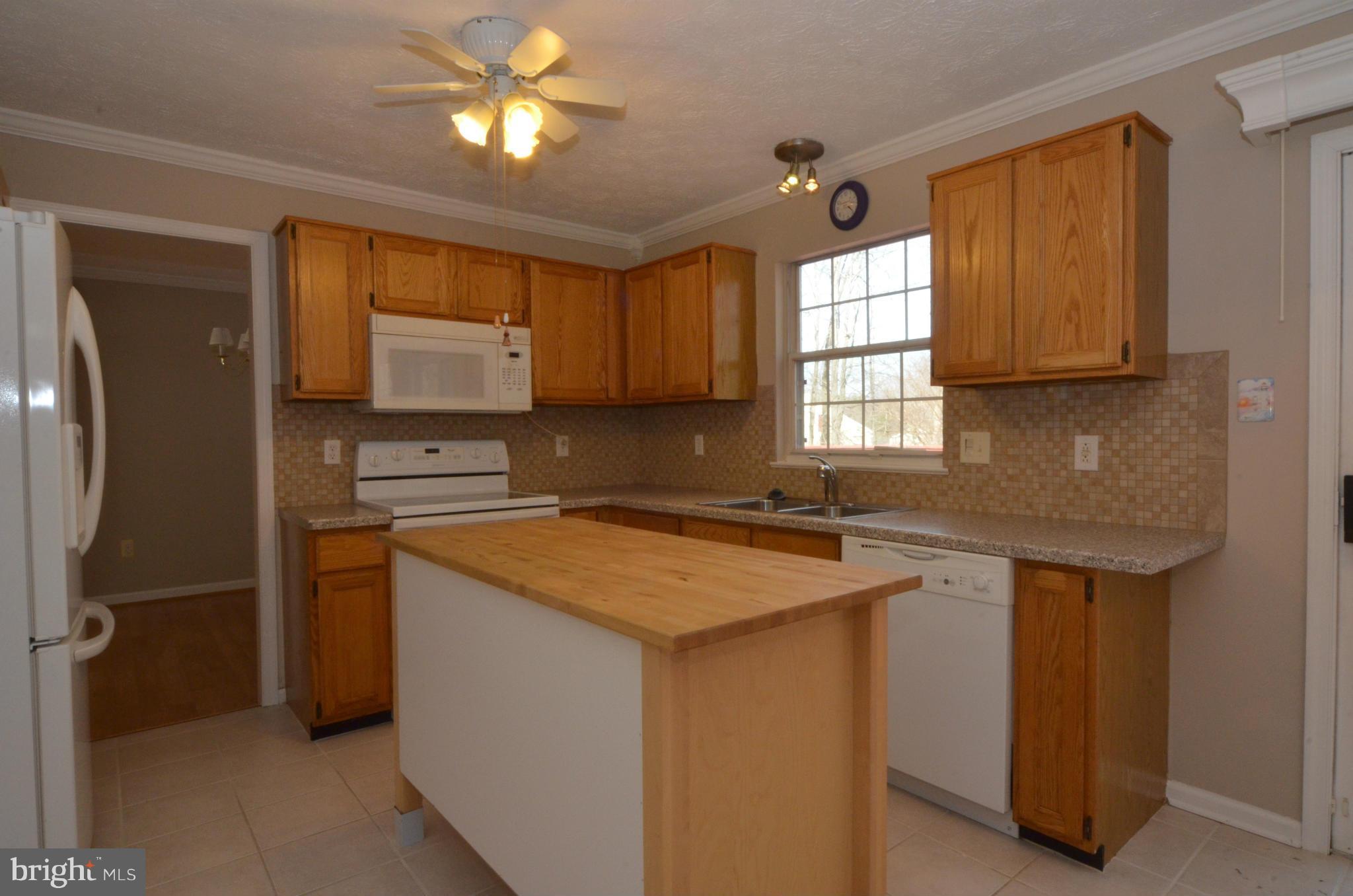 8301 Triple Crown Road Bowie, MD 20715 - Photo 3 of 30 Kitchen