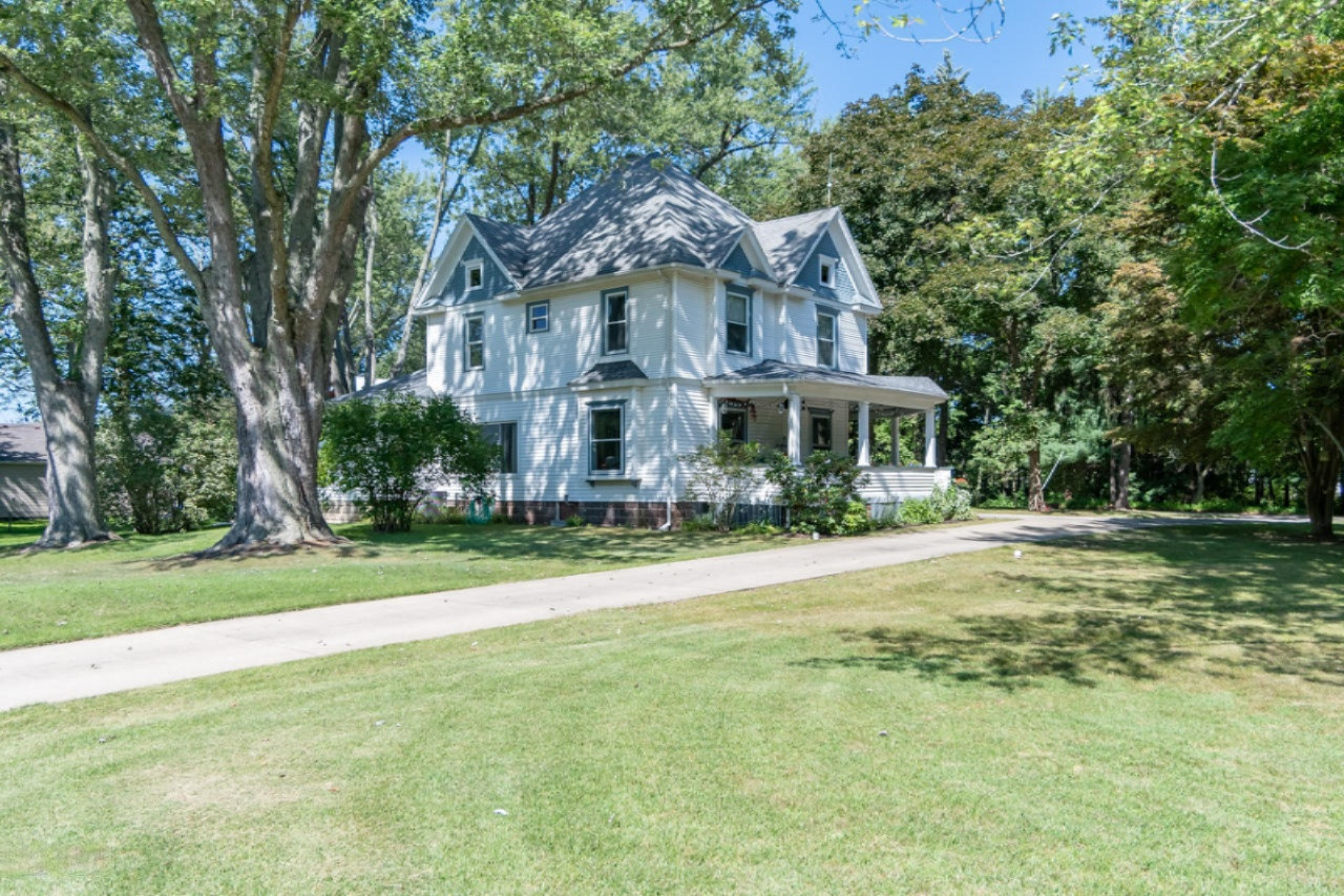 10304 Baldwin Road Bridgman, MI 49106 - Photo 4 of 36 10304 Baldwin-33