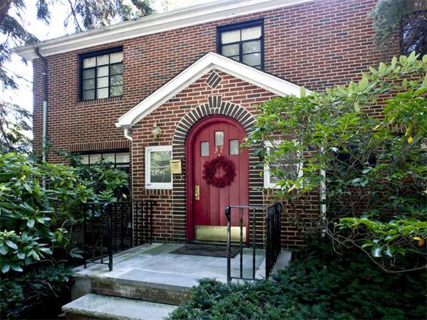 37 Beverly Road Brookline, MA 02467 - Photo 2 of 26 Gallery Image 2