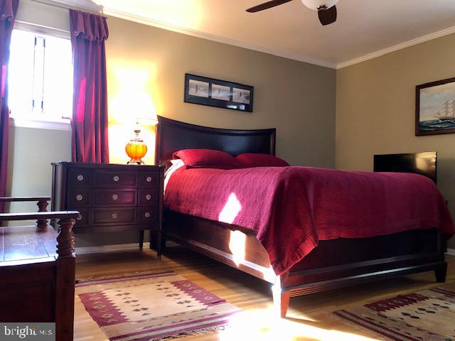 7718 Bellington Court Springfield, VA 22151 - Photo 28 of 33 Master Bedroom (upper level)