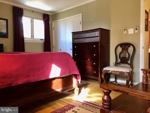 7718 Bellington Court Springfield, VA 22151 - Photo 29 of 33 Master Bedroom (upper level)