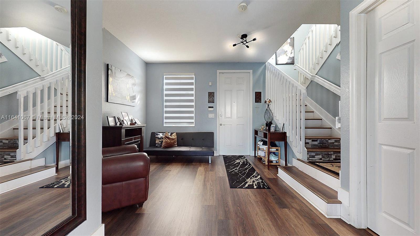 153 Southeast 28th Pl Unit 1  