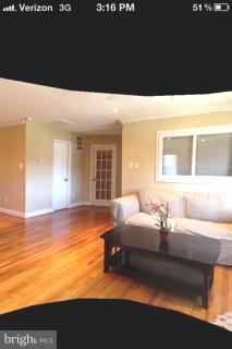 13700 Georgia Avenue Silver Spring, MD 20906 - Photo 5 of 22 Living Room