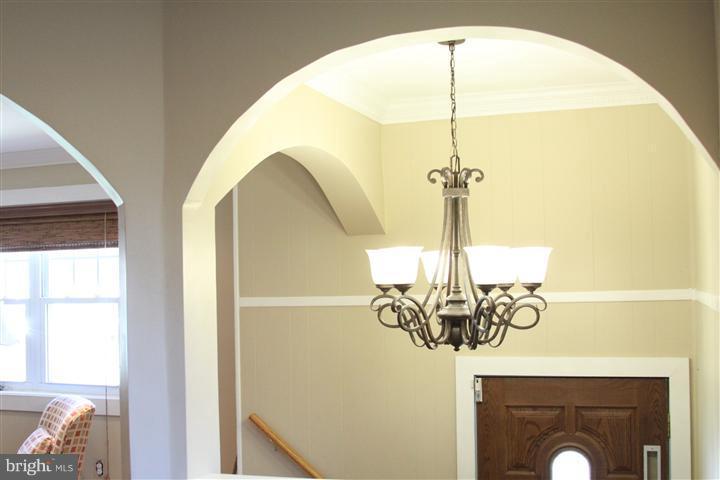 13700 Georgia Avenue Silver Spring, MD 20906 - Photo 7 of 22 foyer