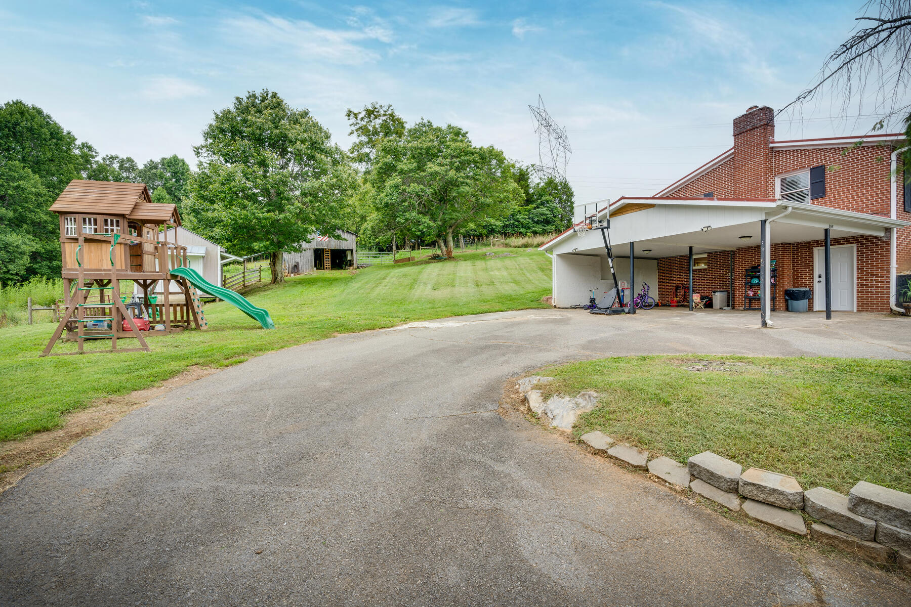 264 Buttermilk Road Gray, TN 37615 - Photo 32 of 34 Side View House