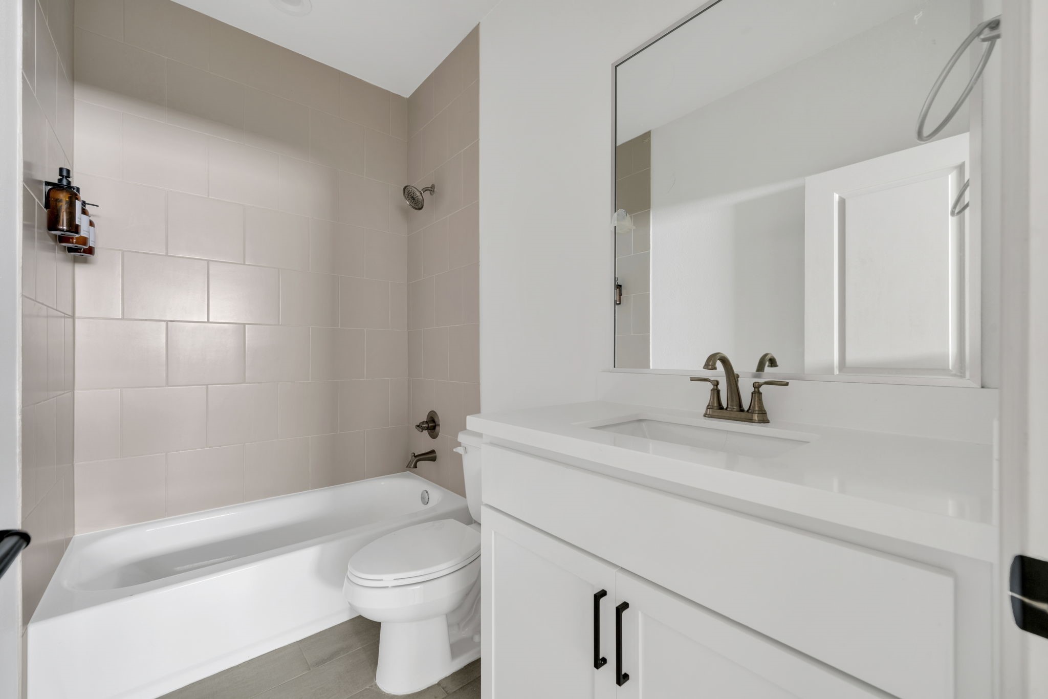 9551 Neuens Road, Unit B Houston, TX 77080 - Photo 14 of 35