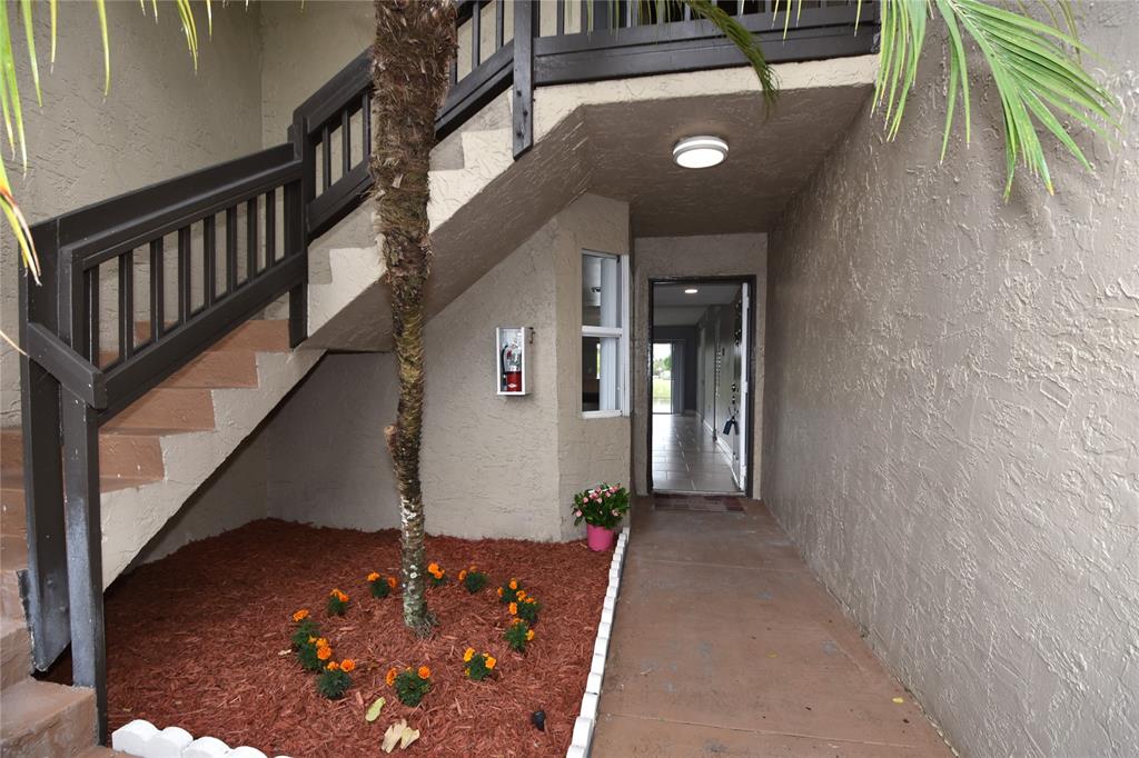 231 Southwest 113th Way, Unit 231 Pembroke Pines, FL 33025 - Photo 28 of 39 a view of entryway