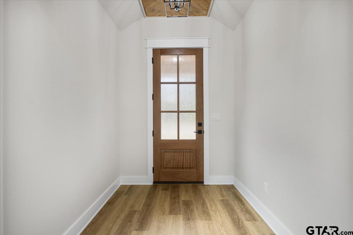 3022 West Rose Street Tyler, TX 75701 - Photo 8 of 46 a view of an empty room and window