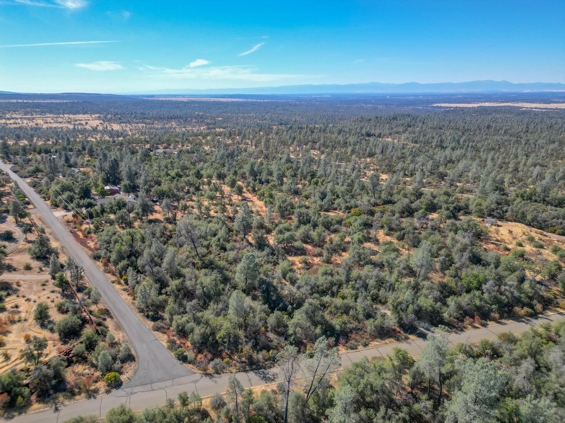 Winoxy 093-130-039-000 Lane Shingletown, CA 96088 - Photo 18 of 29 an aerial view of multiple house