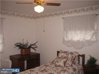 915 Fern Road Williamstown, NJ 08094 - Photo 6 of 12 Bedroom 2