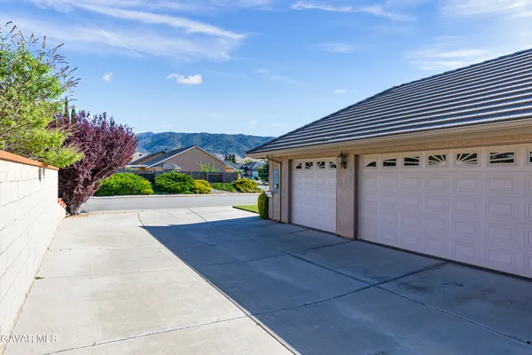 $745,000 | 403 Mesquite Drive, Tehachapi, CA 93561