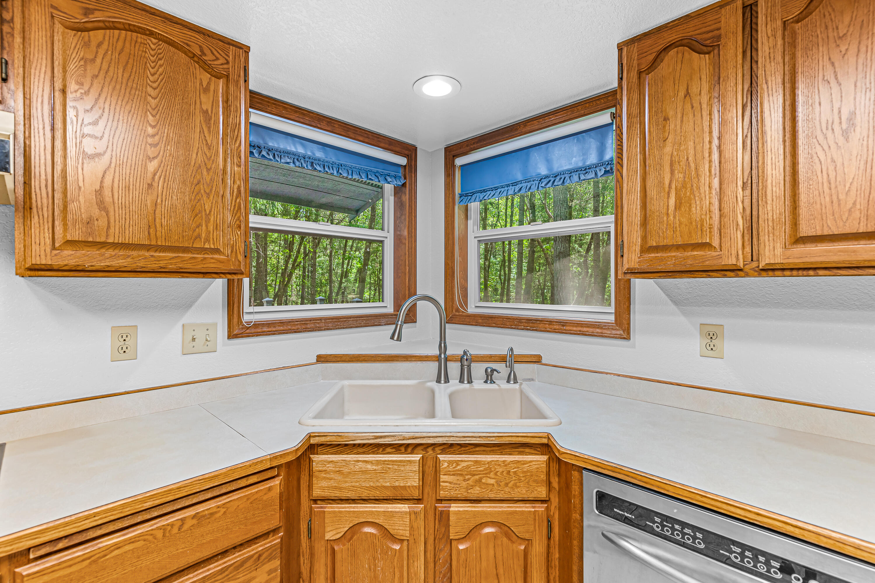311 Peco Road Grants Pass, OR 97526 - Photo 6 of 67 9R9A1489
