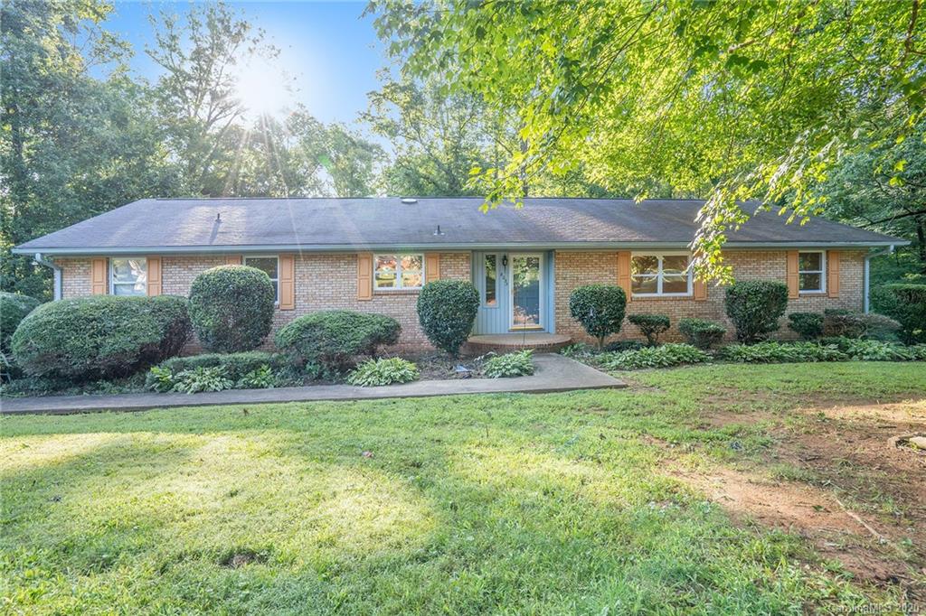 8033 Larkhaven Road Charlotte, NC 28216 - Photo 1 of 29 Gallery Image 1