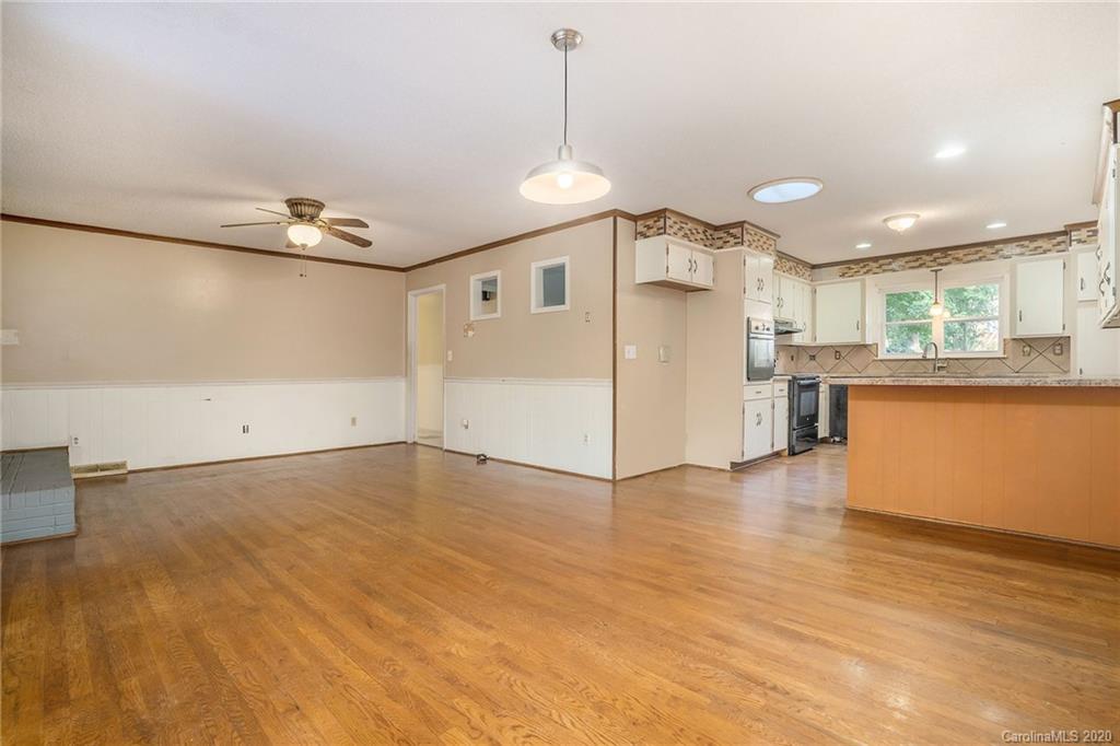 8033 Larkhaven Road Charlotte, NC 28216 - Photo 2 of 29 Gallery Image 2
