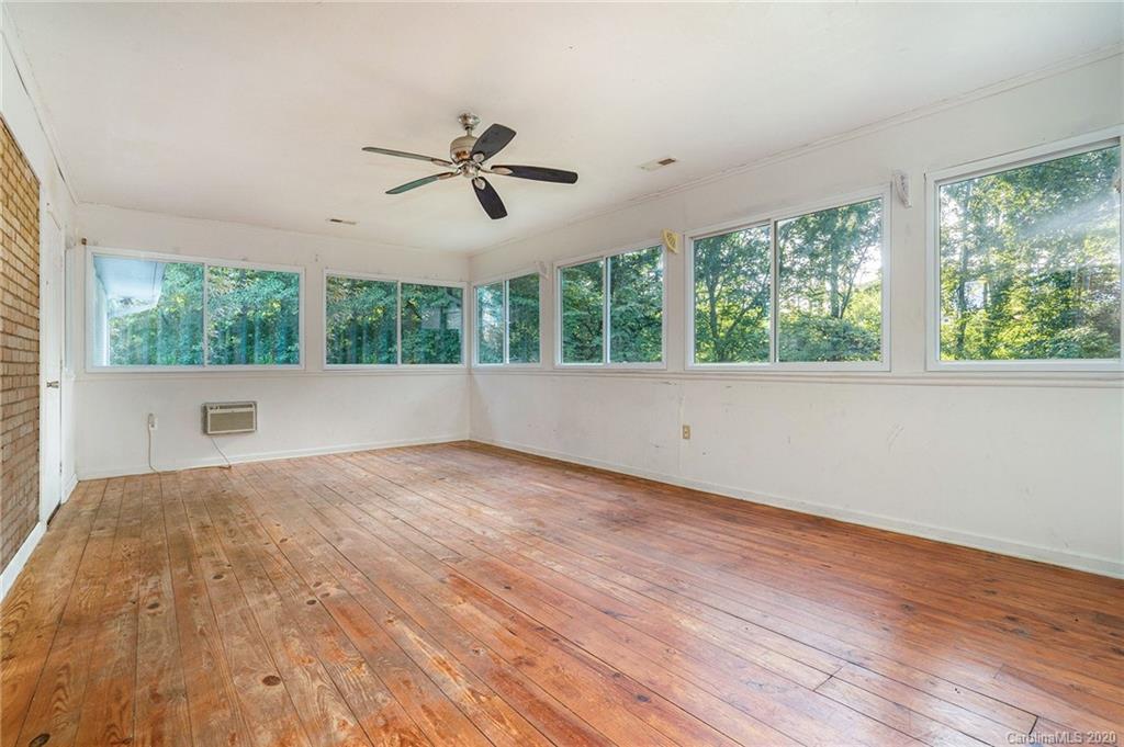 8033 Larkhaven Road Charlotte, NC 28216 - Photo 11 of 29 Gallery Image 11