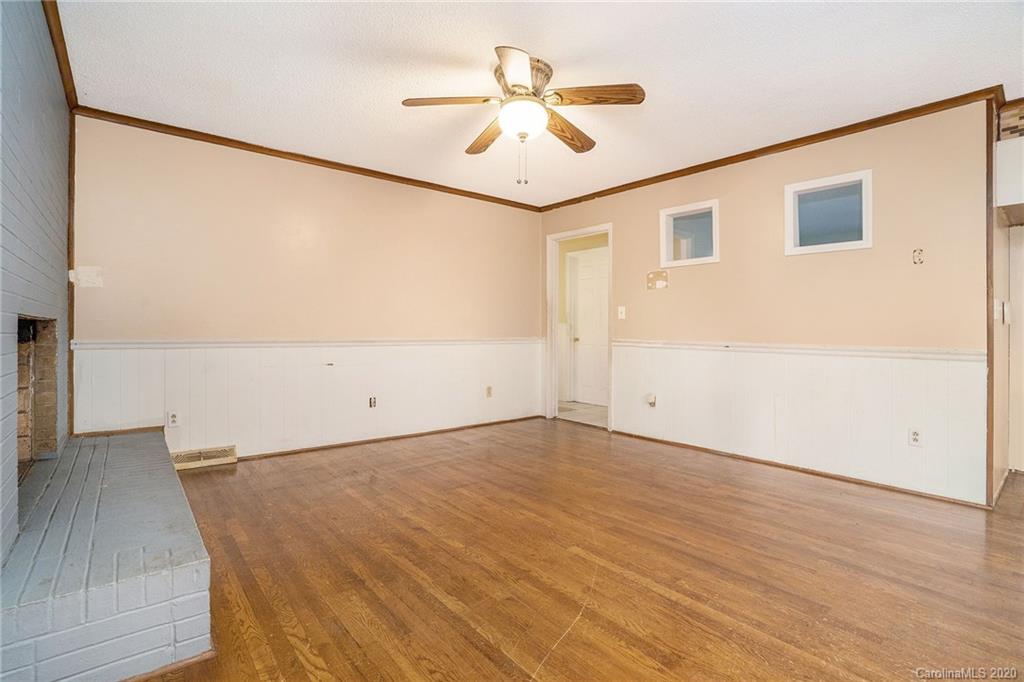 8033 Larkhaven Road Charlotte, NC 28216 - Photo 3 of 29 Gallery Image 3