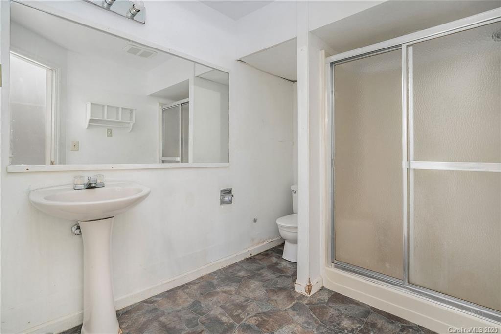 8033 Larkhaven Road Charlotte, NC 28216 - Photo 21 of 29 Gallery Image 21