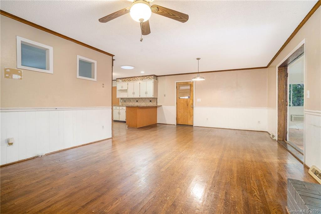 8033 Larkhaven Road Charlotte, NC 28216 - Photo 5 of 29 Gallery Image 5