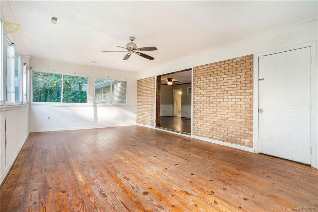 8033 Larkhaven Road Charlotte, NC 28216 - Photo 10 of 29 Gallery Image 10