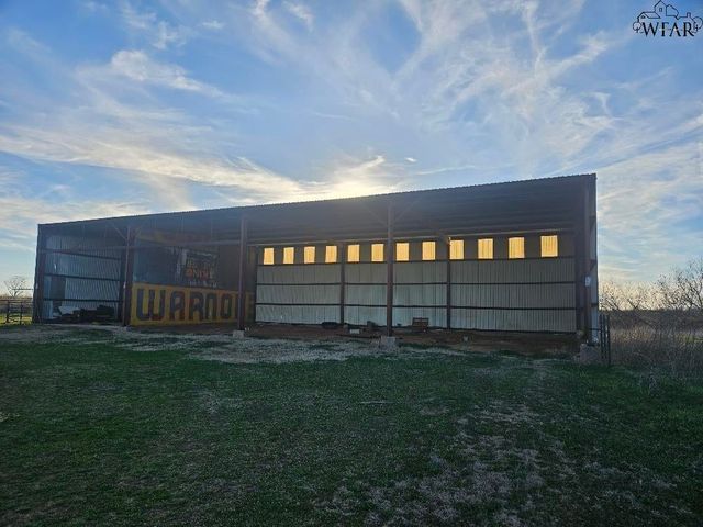 2768 Peterson Road South, Iowa Park, TX 76367