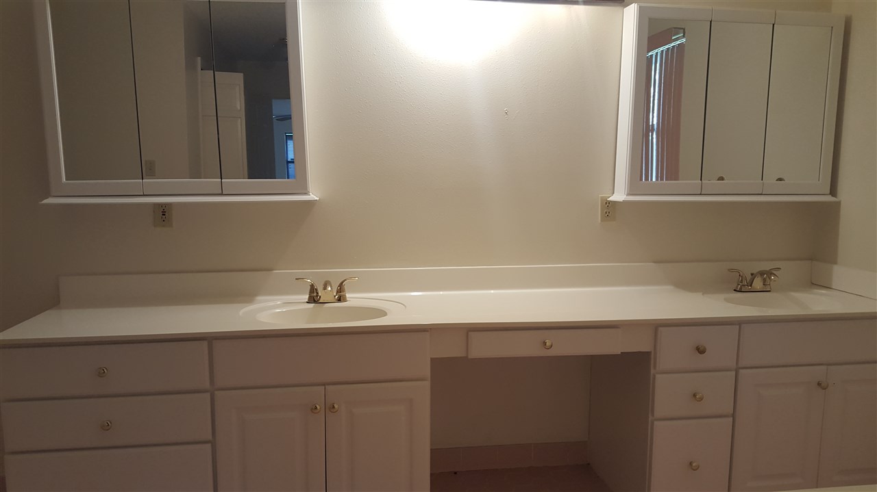 305 Southeast Corinth Church Road Lee, FL 32059 - Photo 8 of 18 Gallery Image 8