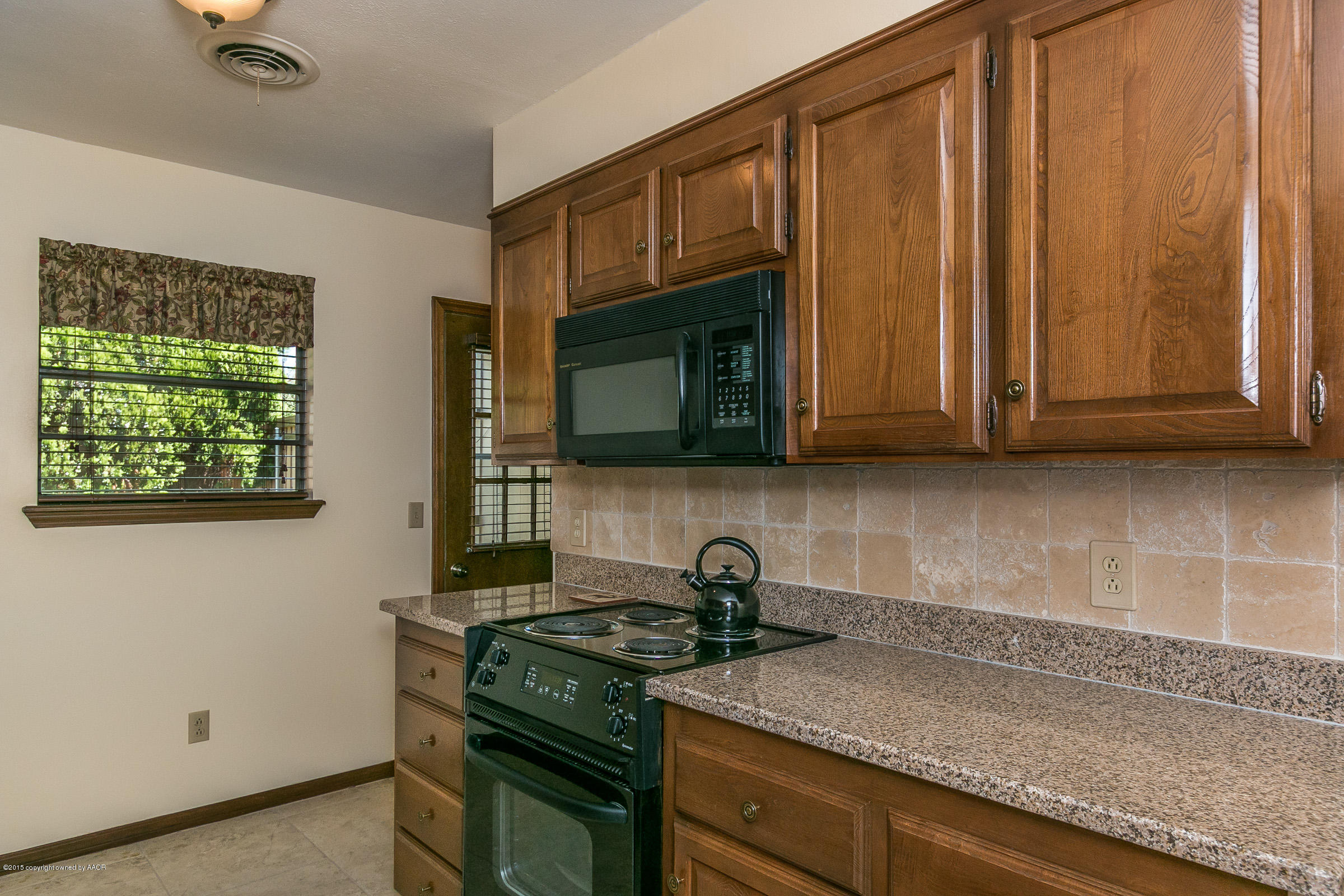 6138 Belpree Road Amarillo, TX 79106 - Photo 14 of 40 Kitchen 4
