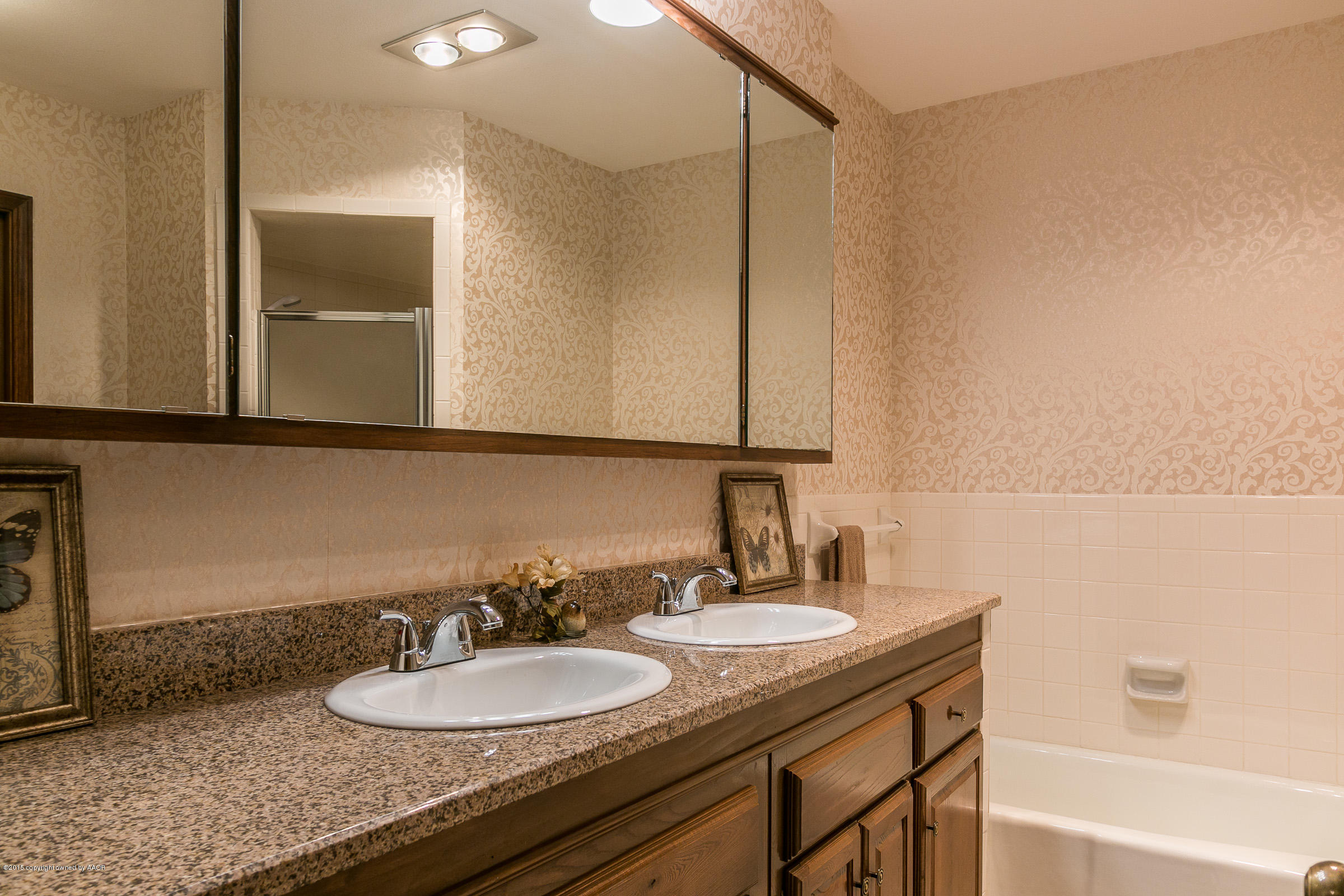 6138 Belpree Road Amarillo, TX 79106 - Photo 22 of 40 Master Bathroom 3