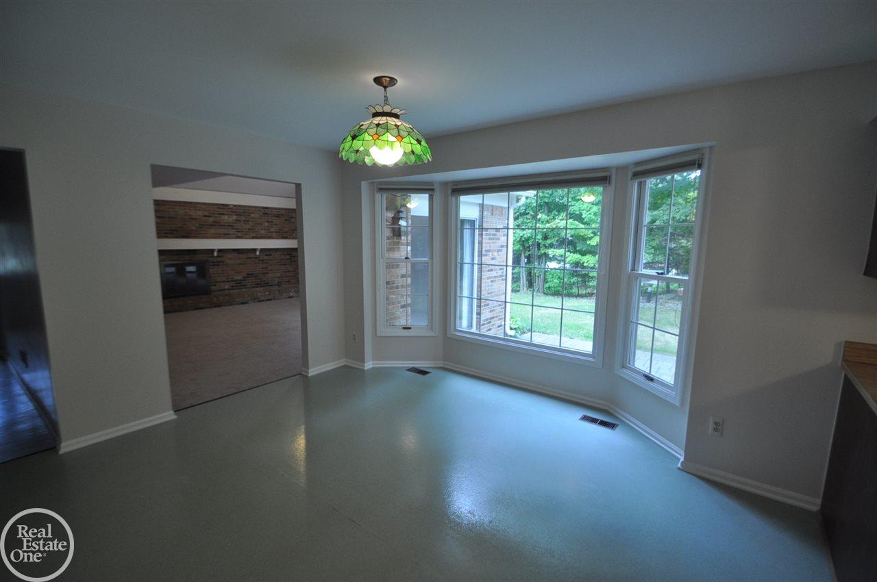 425 Tanglewood Drive Rochester, MI 48309 - Photo 9 of 30 31265421-8.JPG