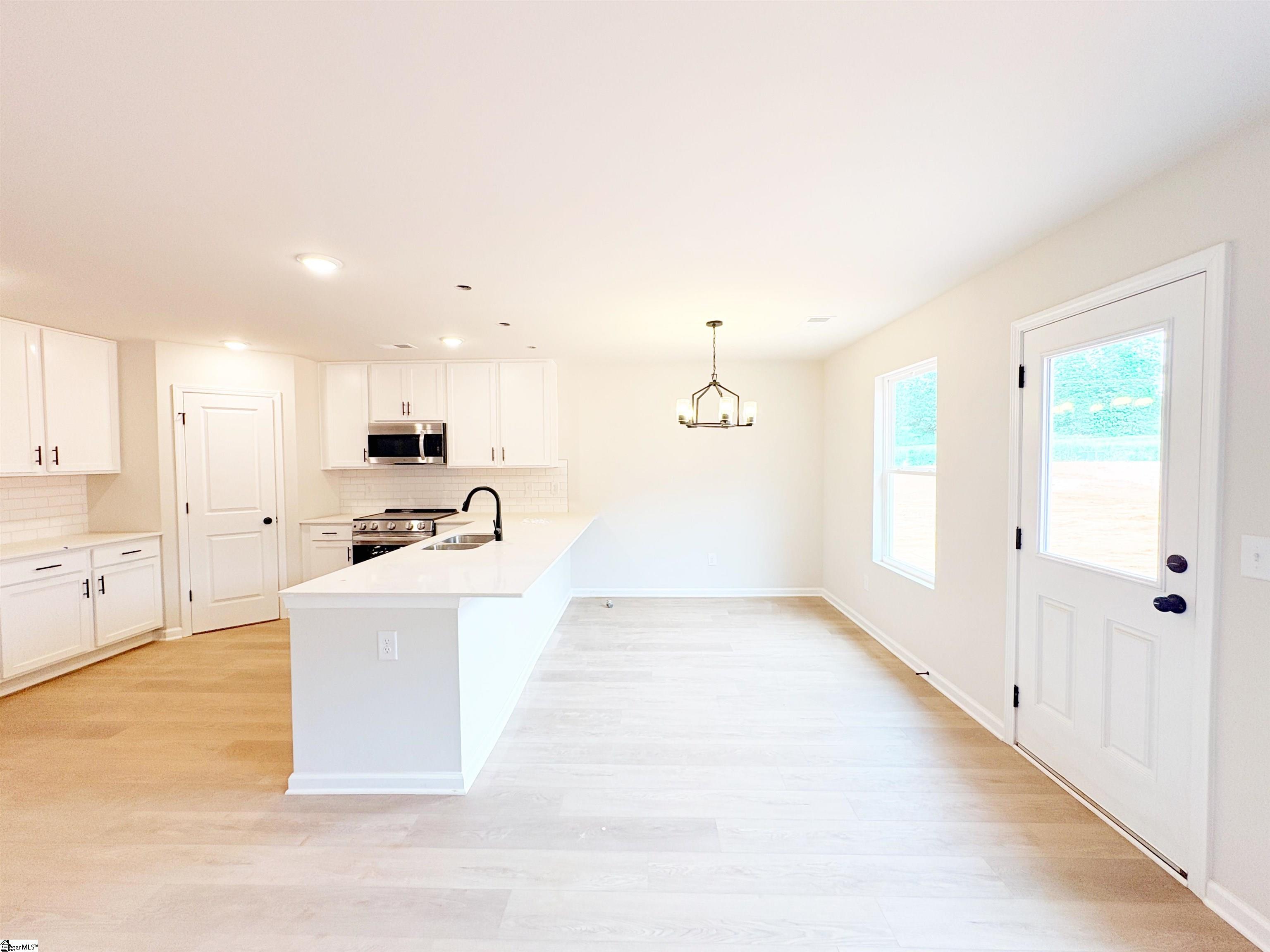 601 South Mountain View Road Greer, SC 29651 - Photo 11 of 33
