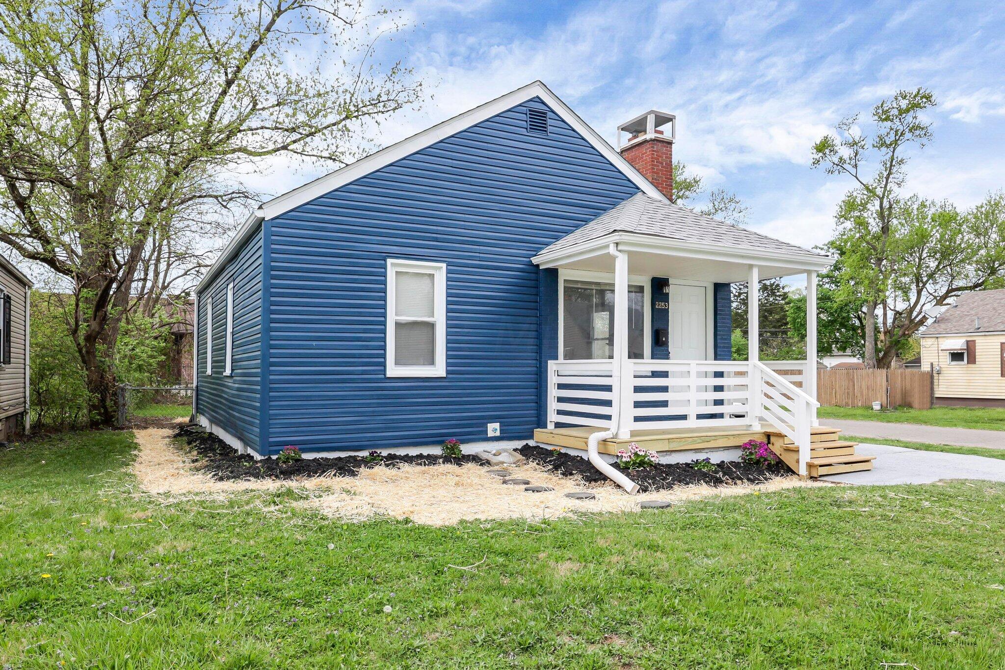 2253 Gerbert Road Columbus, OH 43211 - Photo 4 of 42 3-web-or-mls-0N4A2593 copy