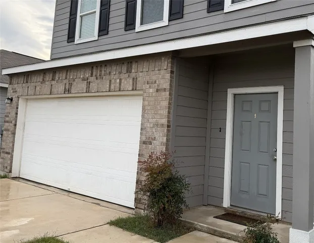 $1,800 | 364 Bell Rings Drive, Jarrell, TX 76537