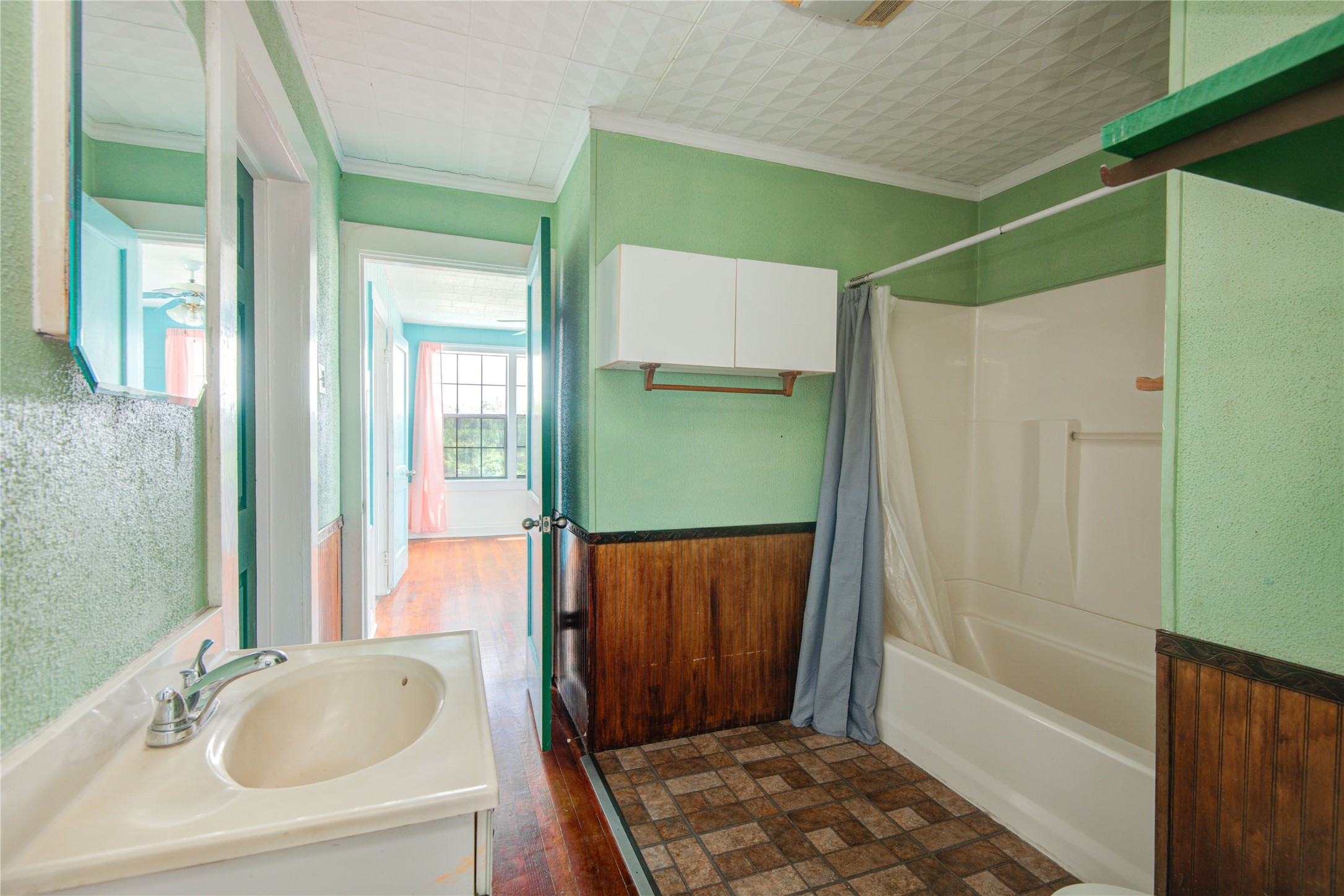 208 West 2nd Street Sweeny, TX 77480 - Photo 11 of 12