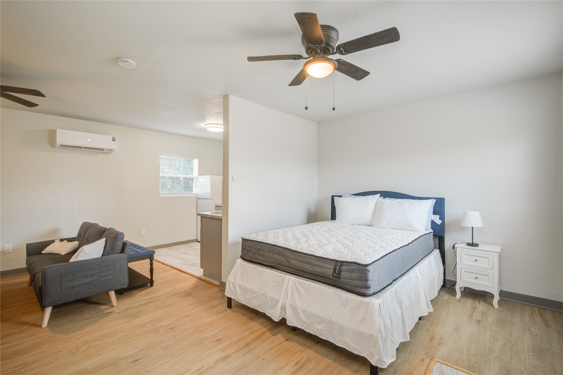 208 West 2nd Street Sweeny, TX 77480 - Photo 2 of 12