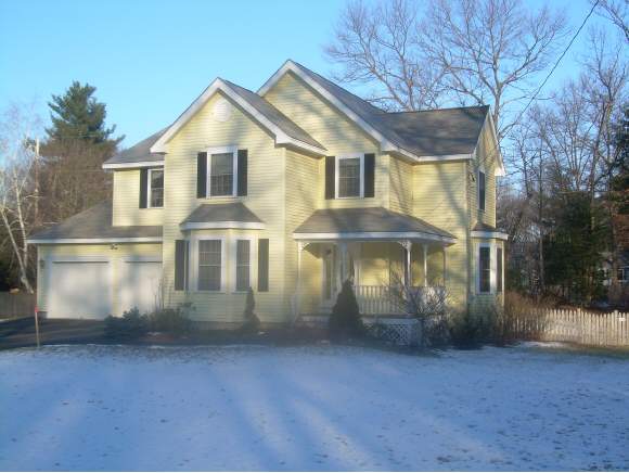 10 Fairhaven Road Nashua, NH 03060 - Photo 1 of 1