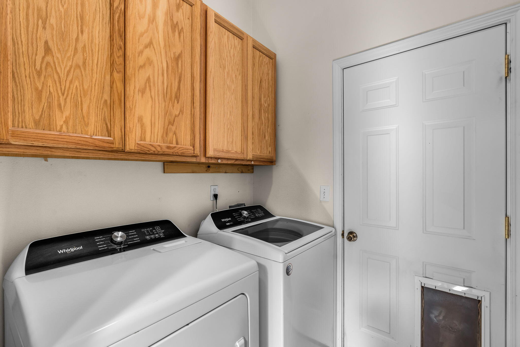 2427 Southwest 33rd Street Redmond, OR 97756 - Photo 13 of 21 2024_03_21_2427_sw_33rd_st_rdm-19