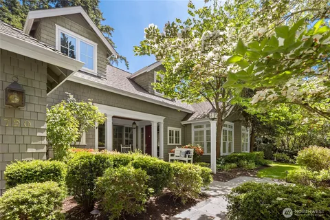 $3,150,000 | 2720 105th Avenue Southeast, Bellevue, WA 98004