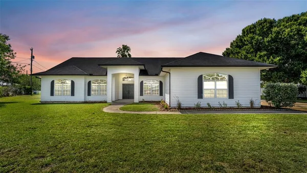 $399,900 | 6604 Winterset Gardens Road, Winter Haven, FL 33884