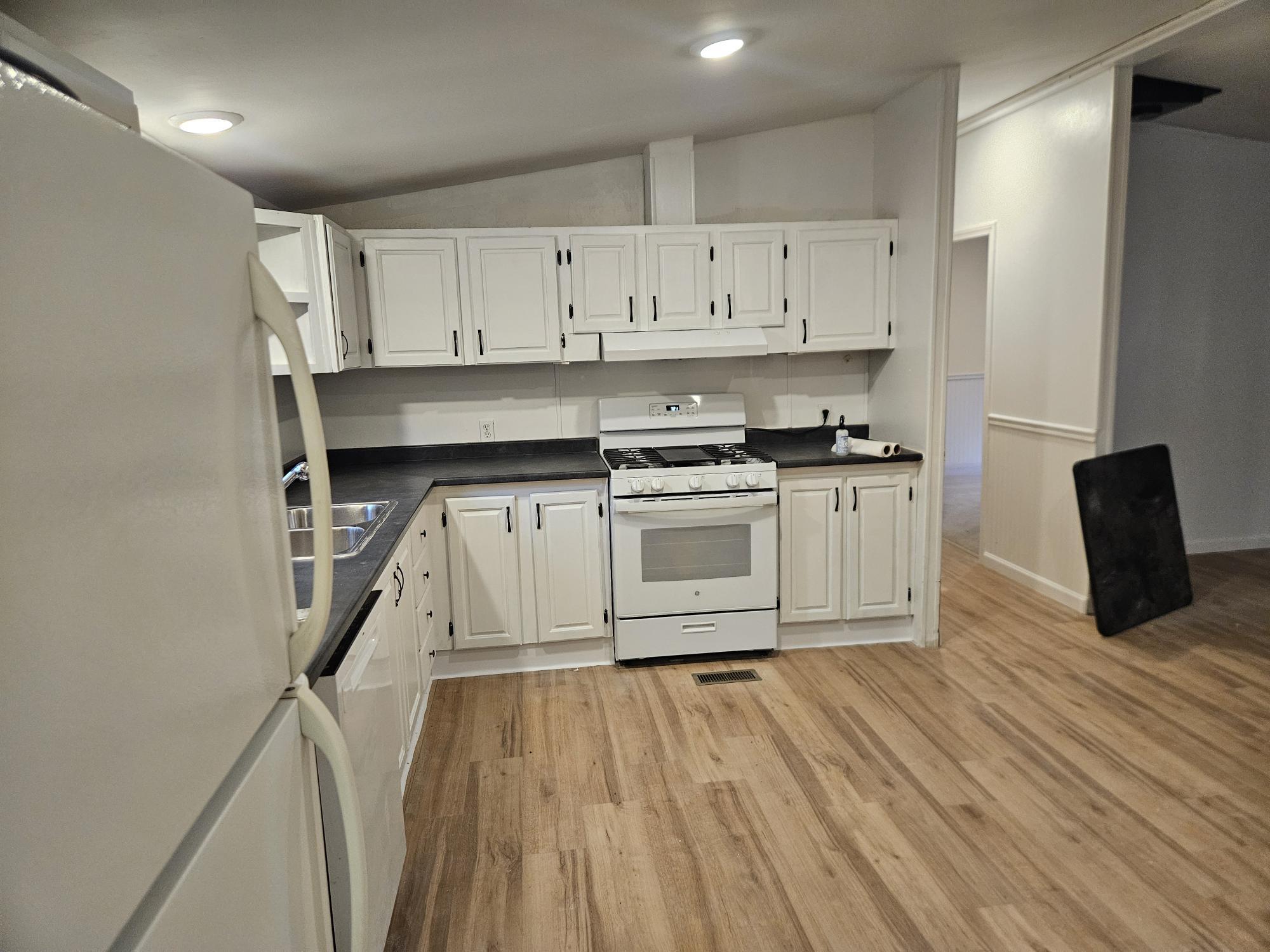 272 North Guilford Road Monson, ME 04464 - Photo 10 of 36