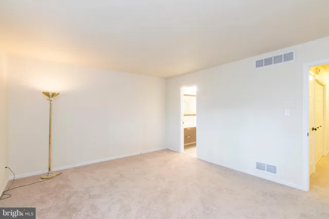 $3,800 | 50 Woodside Road, Unit 17, Ardmore, PA 19003