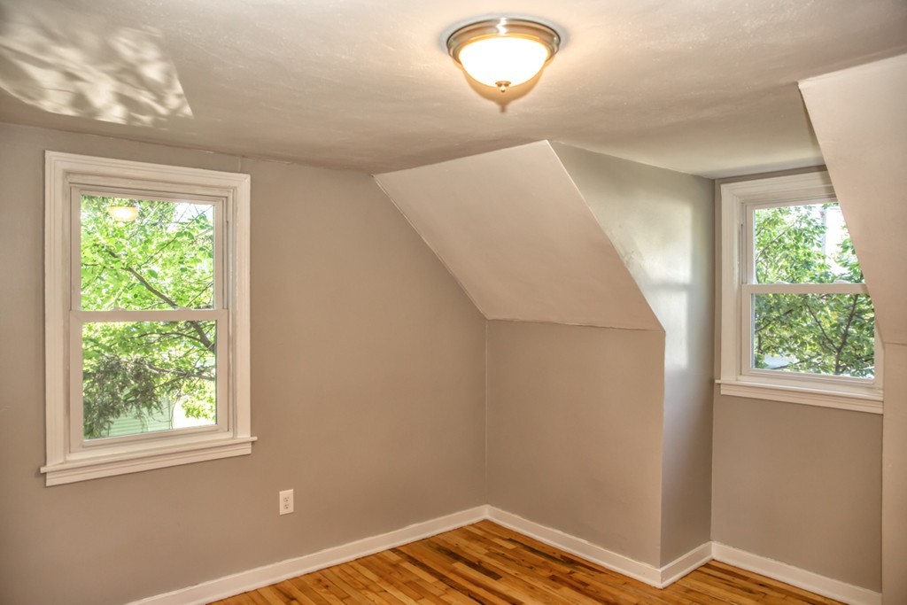 179 Corona Street Springfield, MA 01104 - Photo 19 of 29