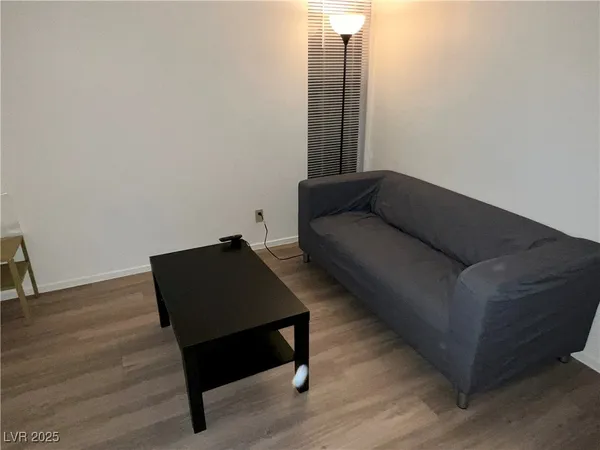 $1,550 | 4650 Koval Lane, Unit 14C, Las Vegas, NV 89109